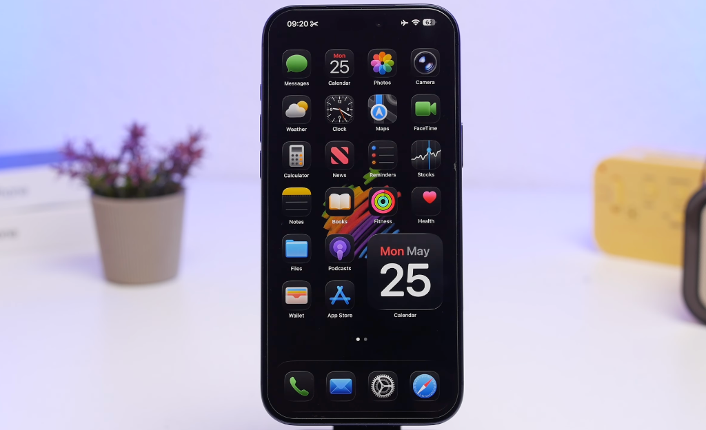Step 1: Black Wallpaper OLED Home Screen